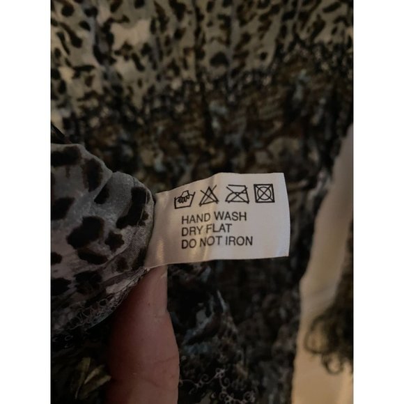Violet & Claire Fringe Front blouse in size S in Cheetah/Floral Print NWT - Picture 4 of 6